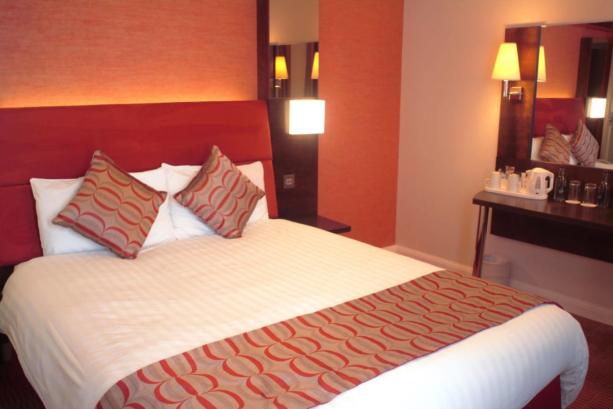 The Dragon Hotel Swansea Buitenkant foto